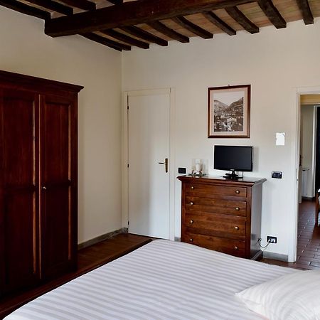 Bed and Breakfast Residenza Le Logge Губбио Экстерьер фото