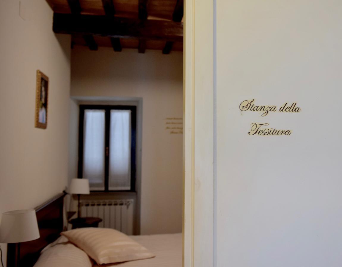 Bed and Breakfast Residenza Le Logge Губбио Экстерьер фото